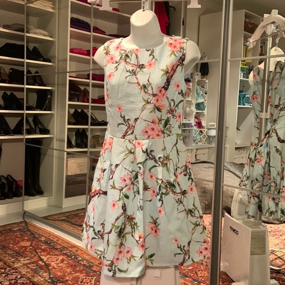 Summer dress - Picture 1 of 3